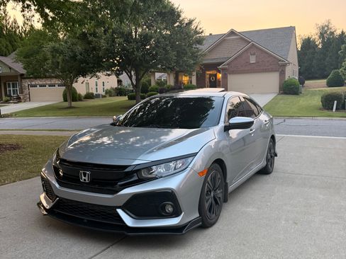 Used 2019 Honda Civic EX image 2