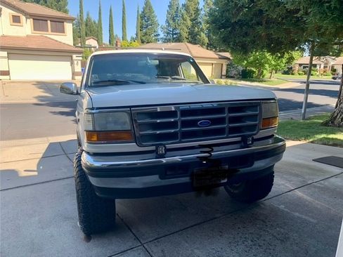 Used 1995 Ford Bronco Sport Utility 2D image 6