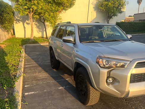 Used 2021 Toyota 4Runner SR5 RWD image 7