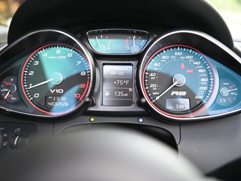 Used 2011 Audi R8 V10 image 21