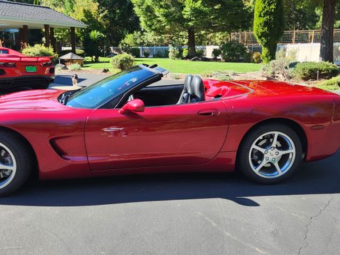 Used 2002 Chevrolet Corvette Convertible w/ Preferred Equipment Group2 image 1