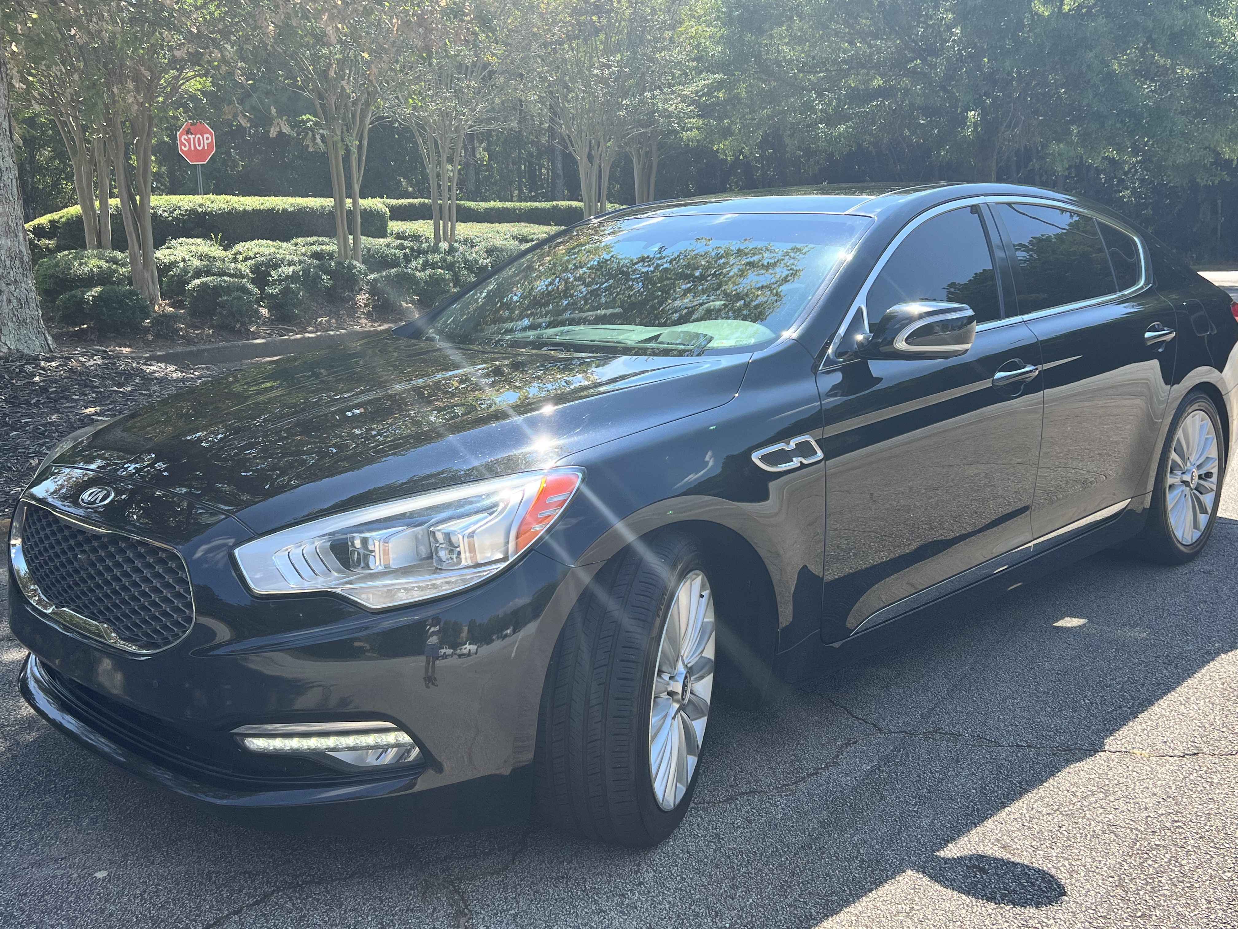 Used 2015 Kia K900 Luxury w/ VIP Package (Discontinued) RWD image 10