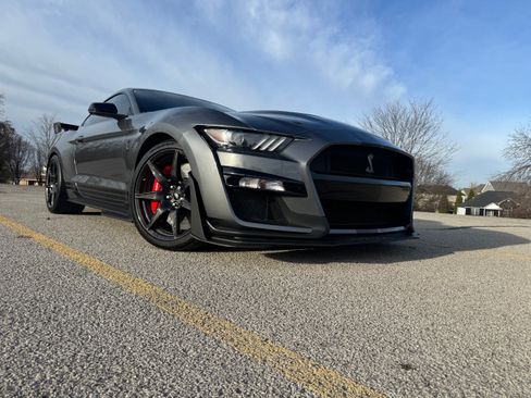 Used 2021 Ford Mustang Shelby GT500 w/ Carbon Fiber Track Pack image 2