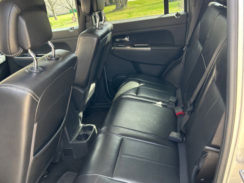 Used 2012 Jeep Liberty Limited image 27