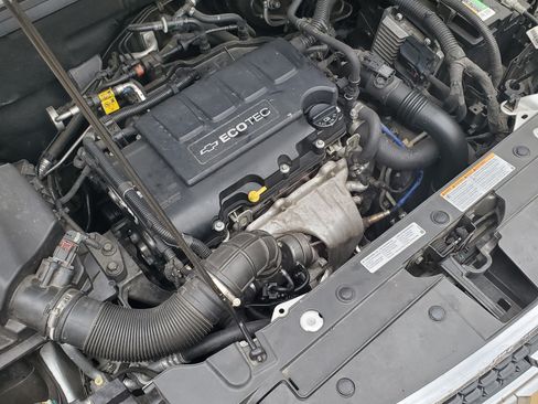 Used 2013 Chevrolet Cruze LT image 16