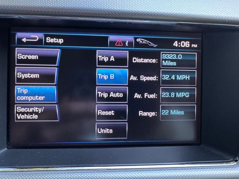 Used 2013 Jaguar XF image 31