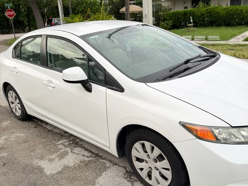 Used 2012 Honda Civic LX image 11