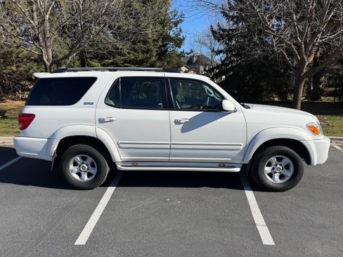 Used 2007 Toyota Sequoia SR5 image 2