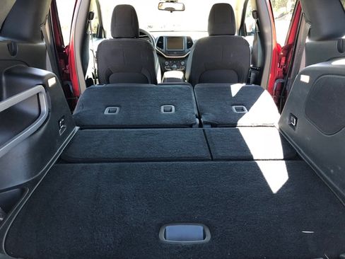 Used 2015 Jeep Cherokee Latitude image 17