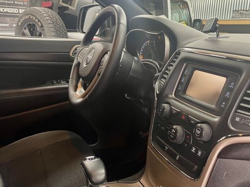 Used 2014 Jeep Grand Cherokee Laredo w/ Quick Order Package 23E image 6