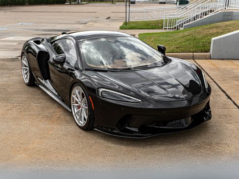 Used 2020 McLaren GT image 23
