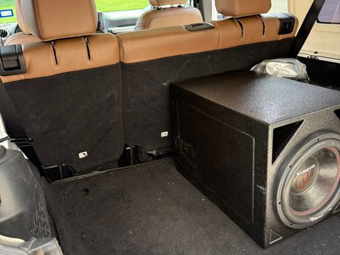 Used 2016 Jeep Wrangler Unlimited Sahara w/ Connectivity Group image 8