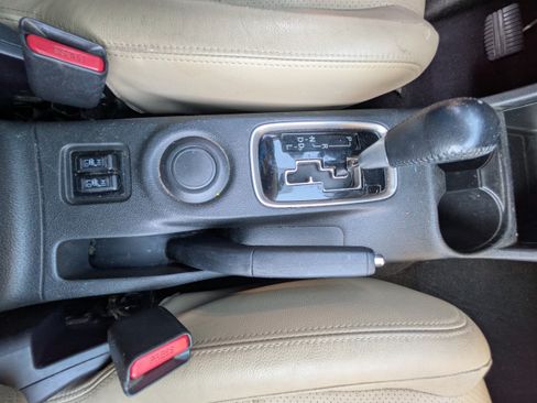 Used 2015 Mitsubishi Outlander SE image 5