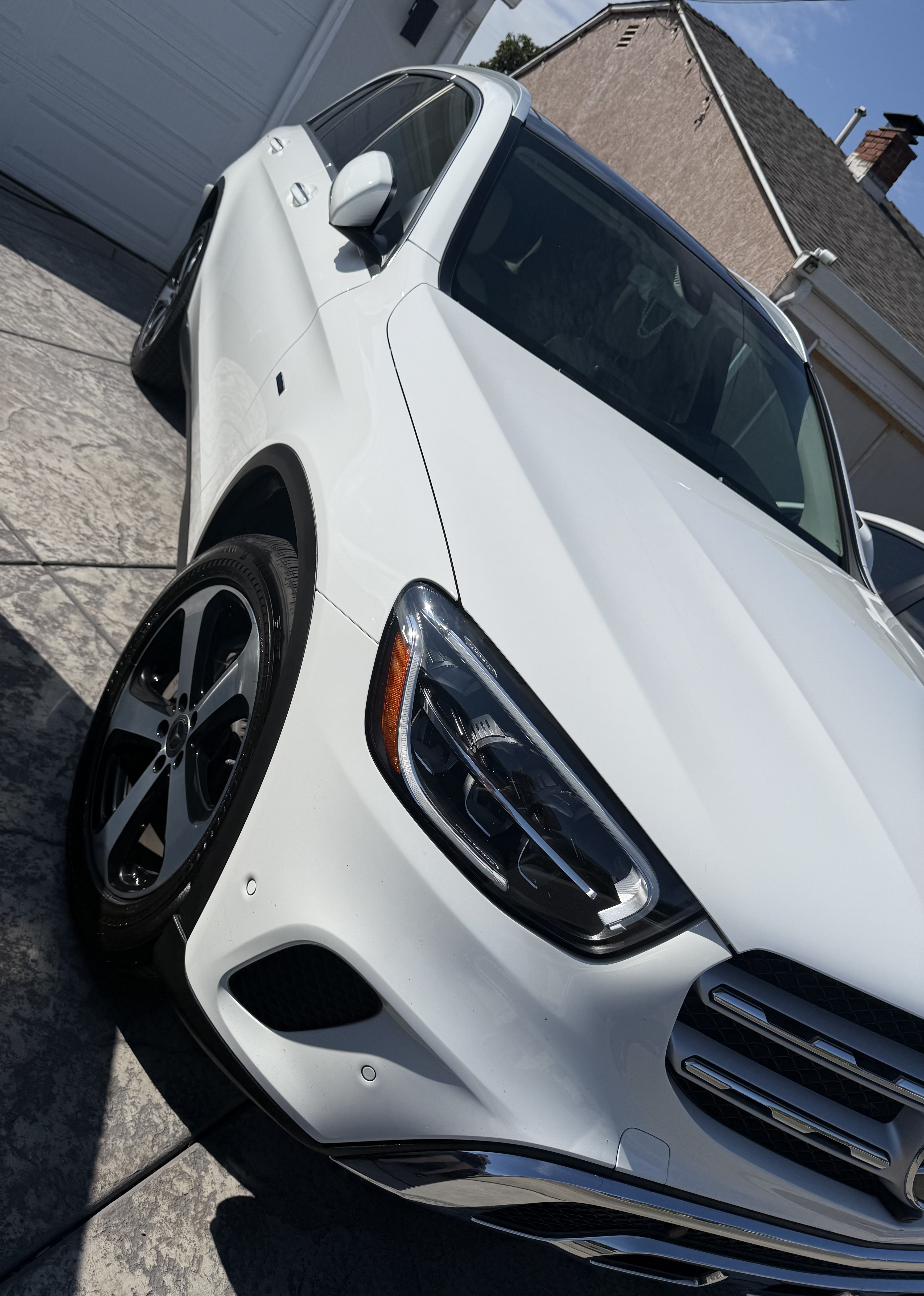 Used 2020 Mercedes-Benz GLC 350e 4MATIC image 2