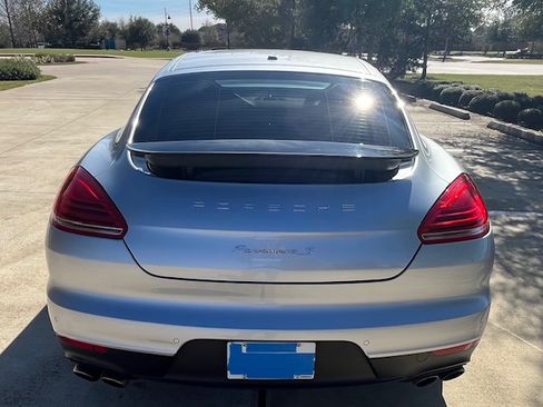 Used 2014 Porsche Panamera S image 17