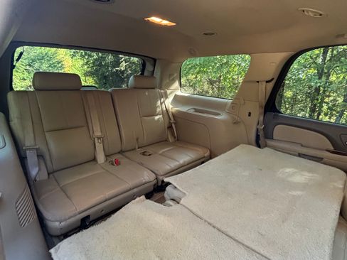 Used 2013 Chevrolet Tahoe LT w/ Luxury Package image 16