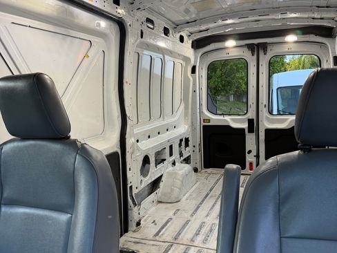 Used 2019 Ford Transit 250 148 Medium Roof image 8
