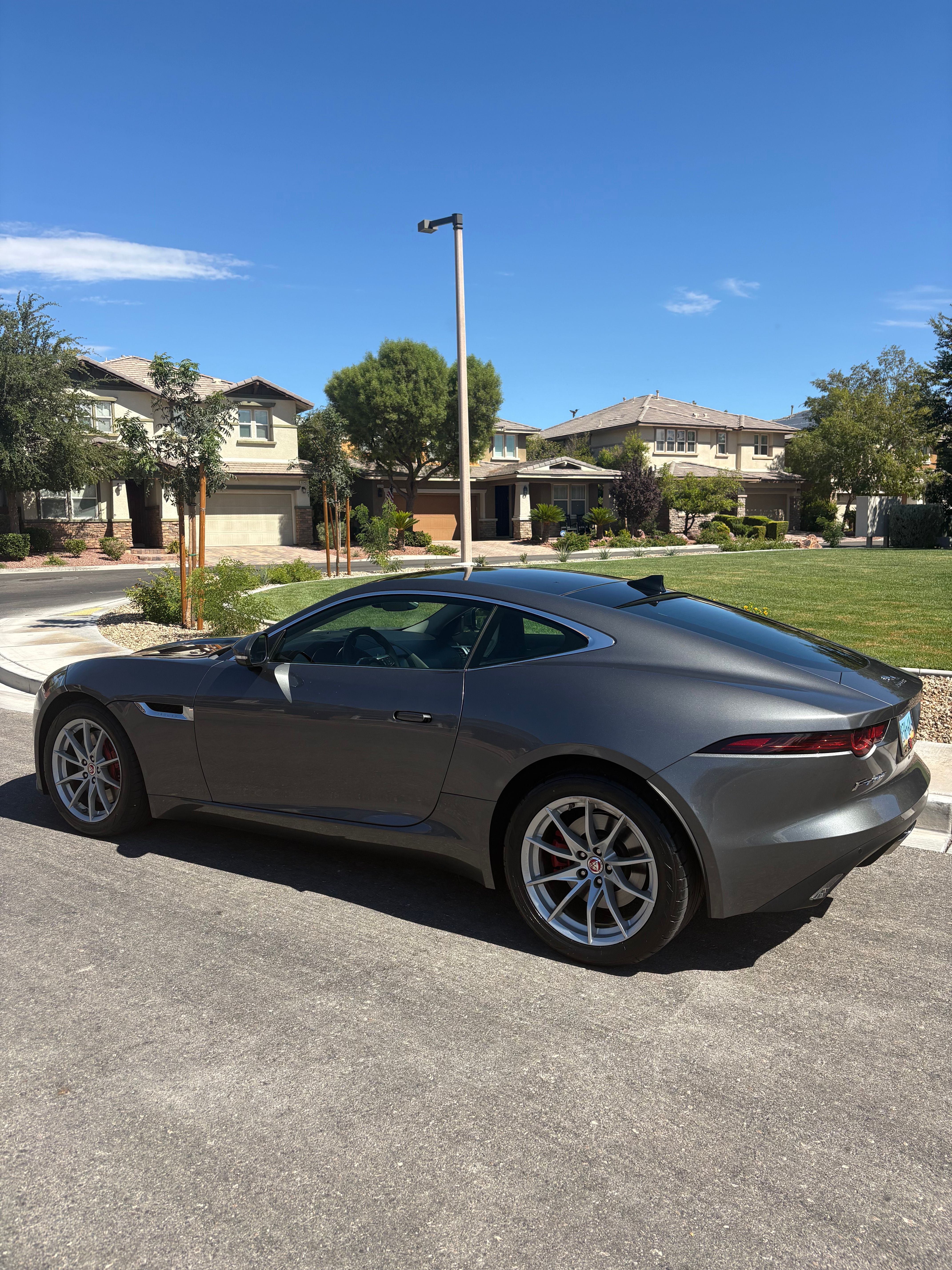 Used 2019 Jaguar F-TYPE Coupe RWD image 4