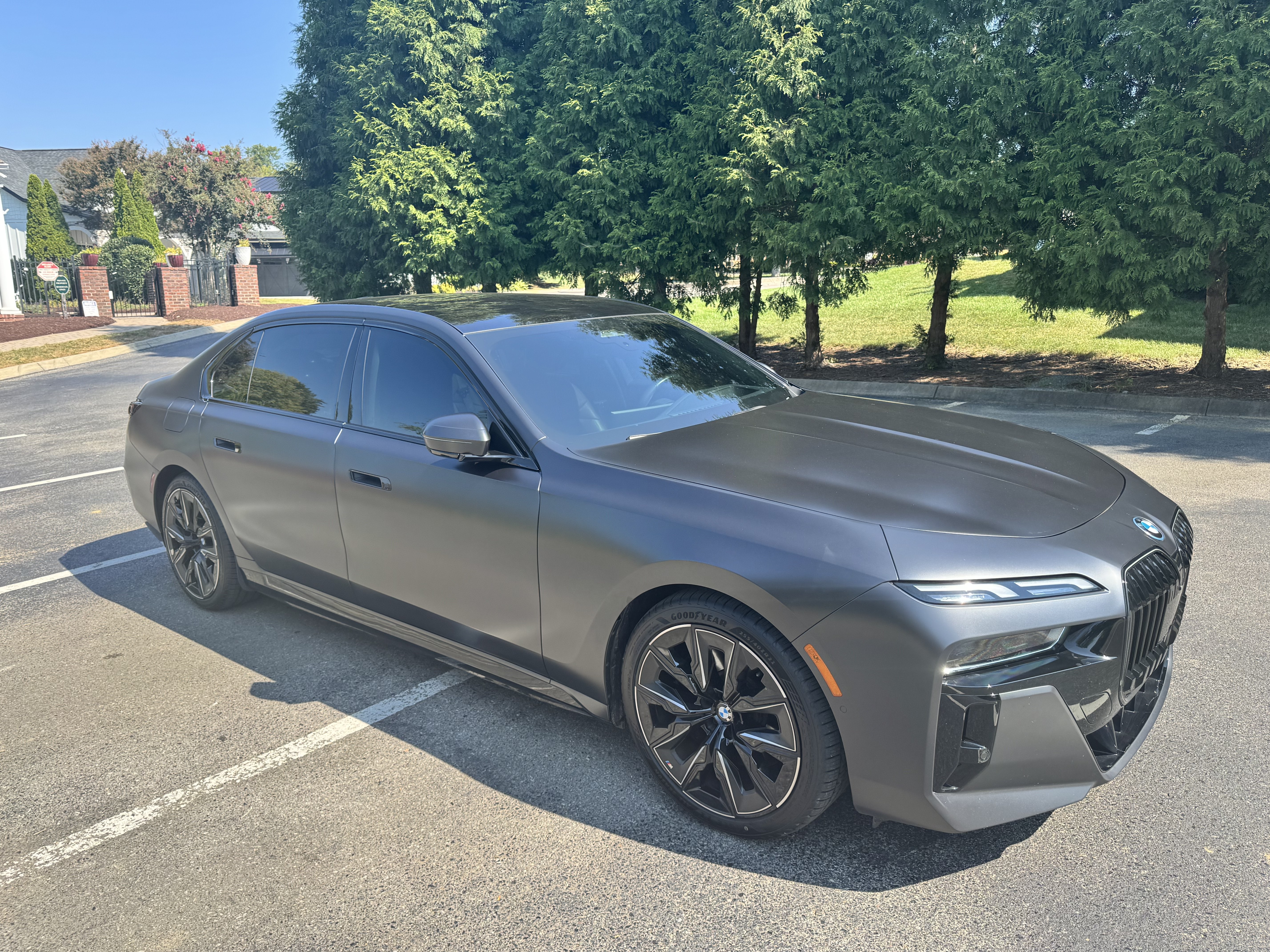 Used 2024 BMW i7 eDrive50 w/ M Sport Package RWD image 4