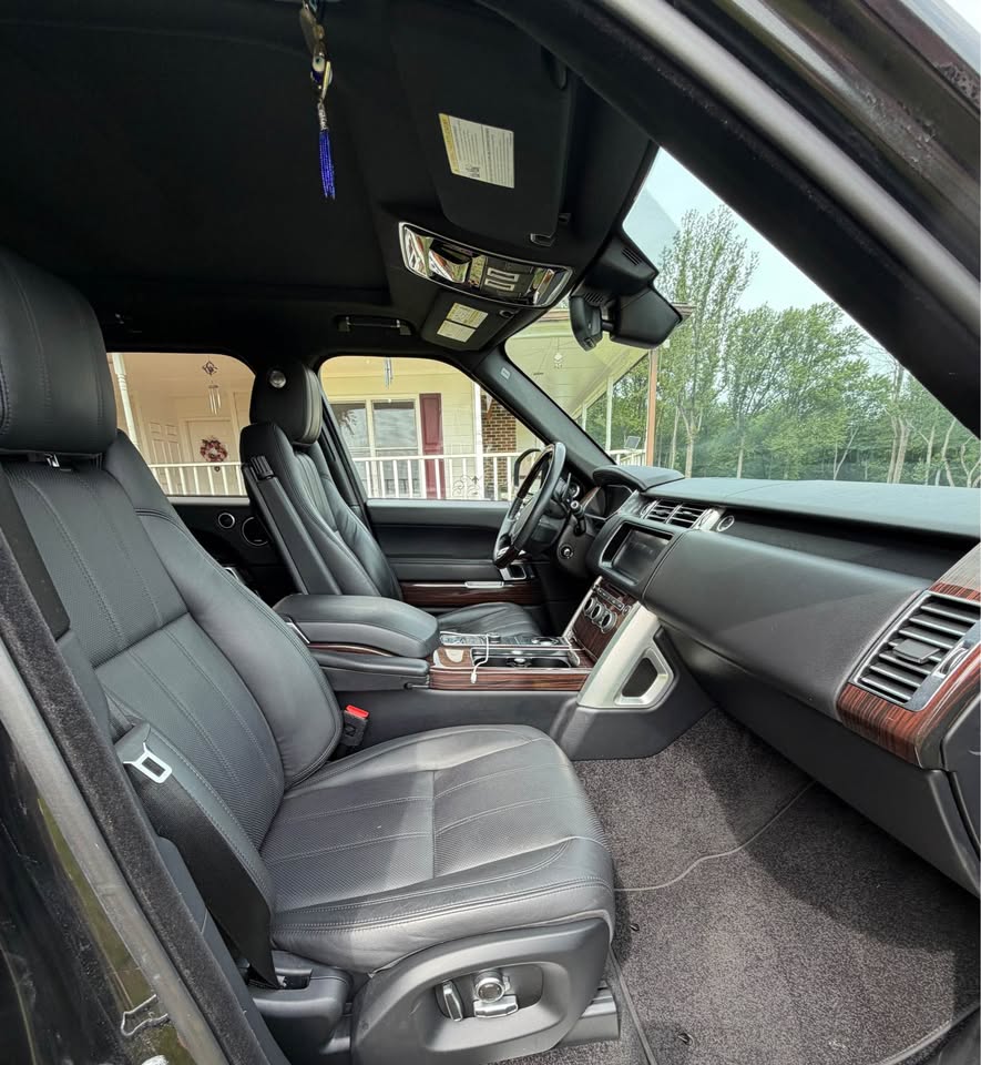 Used 2017 Land Rover Range Rover HSE AWD/4WD image 6