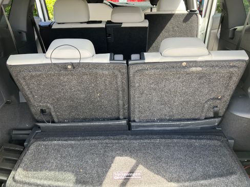 Used 2021 Volkswagen Tiguan SE R-Line image 19