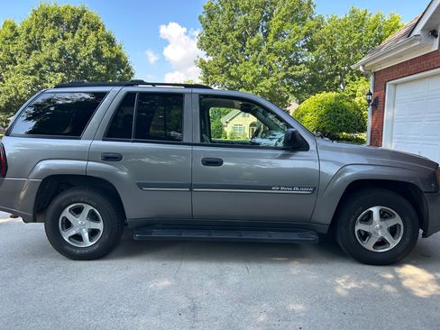 Used 2006 Chevrolet TrailBlazer LS w/ LS Preferred Equipment Group RWD image 2