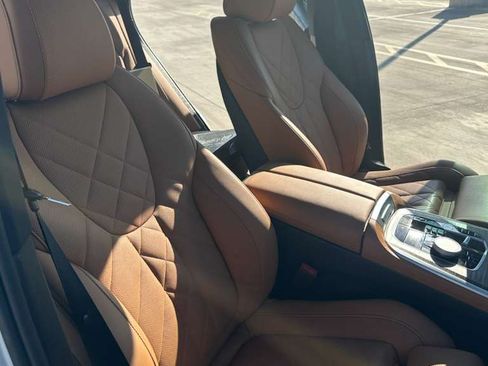 Used 2024 BMW X5 sDrive40i w/ Premium Package image 16