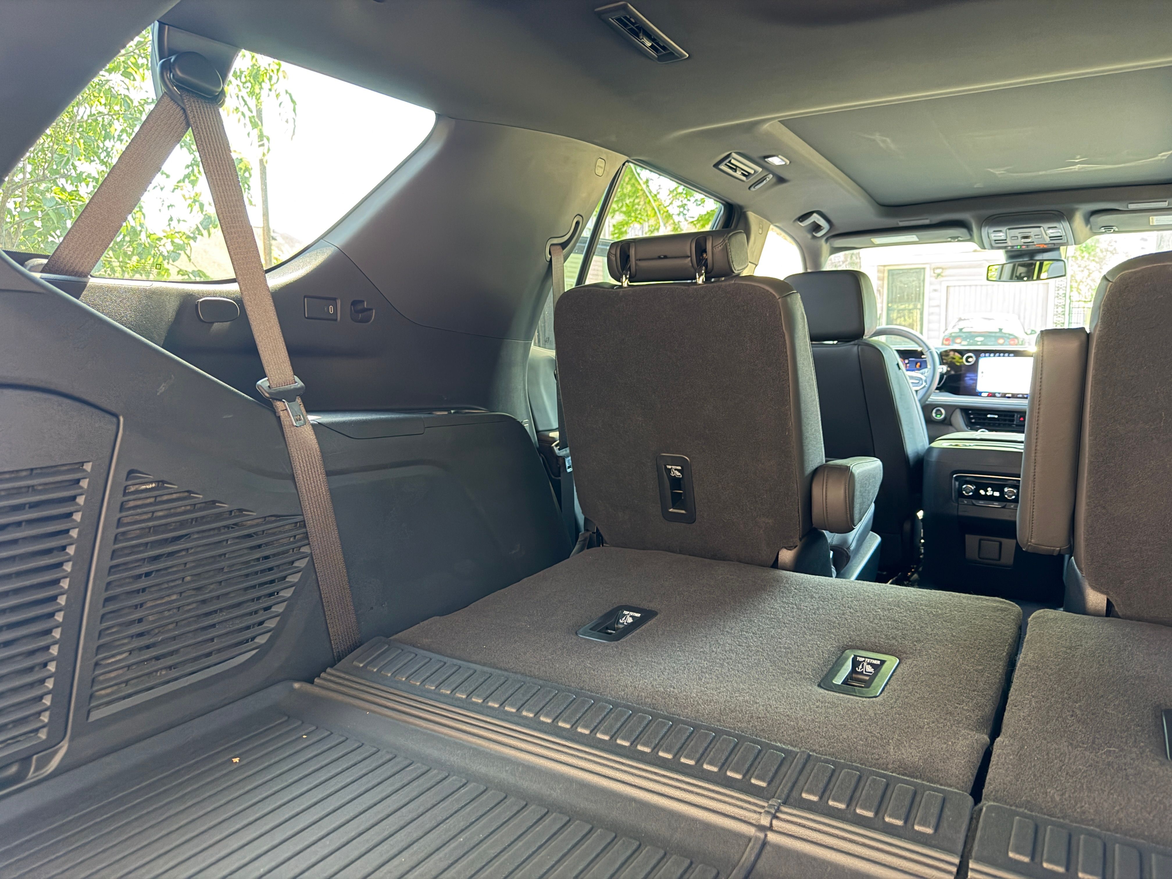 Used 2025 Chevrolet Tahoe LT w/ Comfort Package AWD/4WD image 16