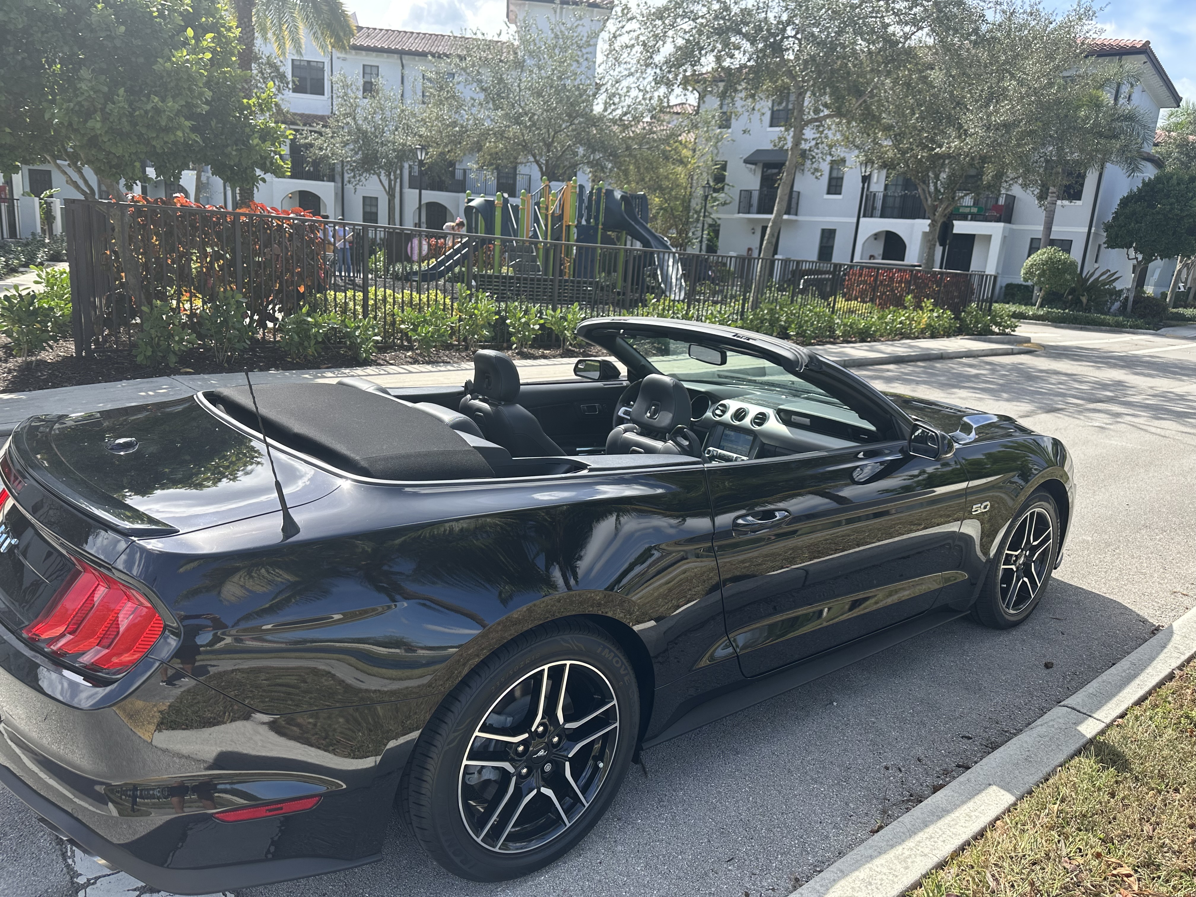Used 2018 Ford Mustang GT Premium RWD image 5