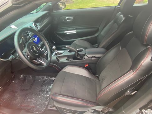 Used 2022 Ford Mustang GT Premium w/ Equipment Group 401A RWD image 18