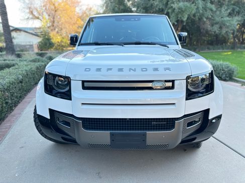 Used 2023 Land Rover Defender 130 X-Dynamic SE image 11