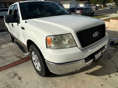 Used 2005 Ford F150 XLT image 2