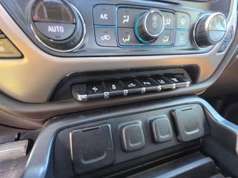 Used 2017 GMC Sierra 2500 Denali w/ Duramax Plus Package image 9