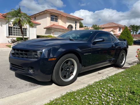 Used 2010 Chevrolet Camaro LS image 4