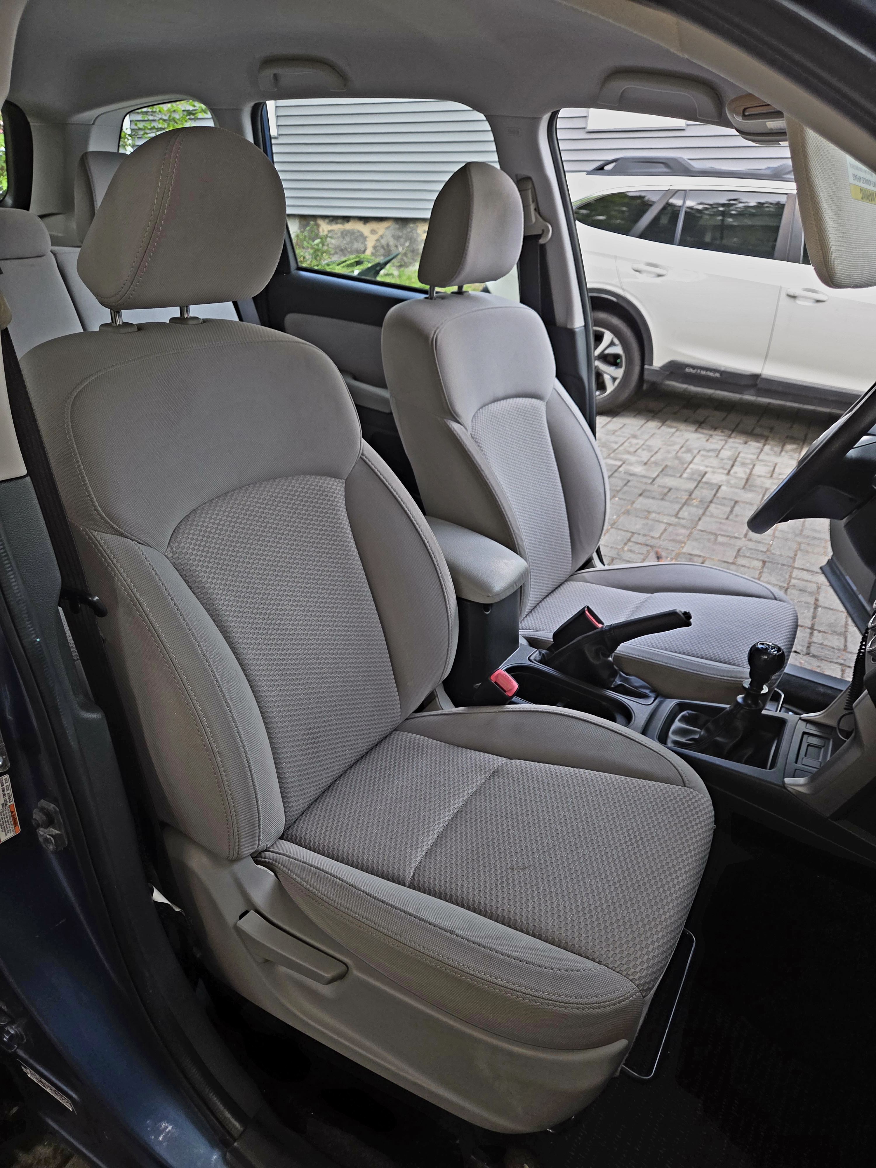 Used 2016 Subaru Forester 2.5i AWD/4WD image 9