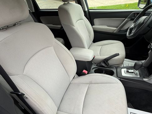 Used 2015 Subaru Forester 2.5i Premium w/ All-Weather Package AWD/4WD image 11