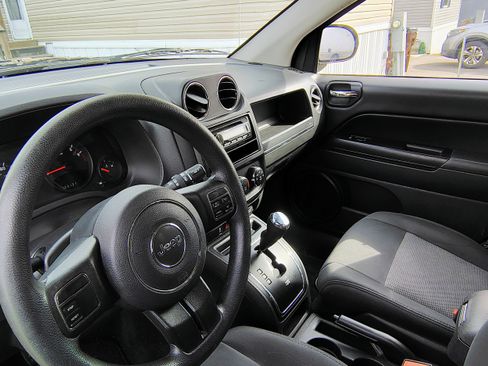 Used 2012 Jeep Compass Sport image 18