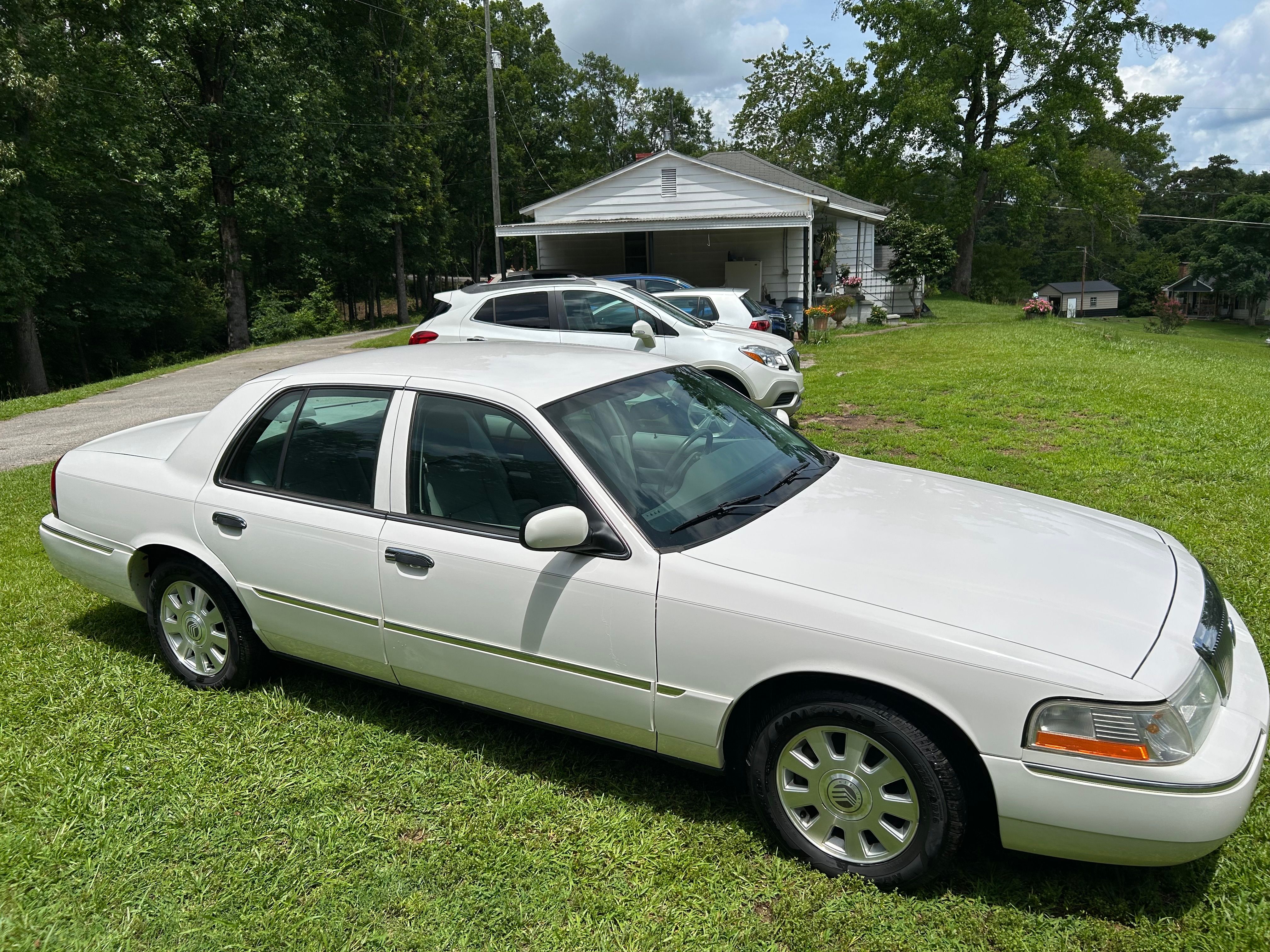 Used 2004 Mercury Grand Marquis LS RWD image 6