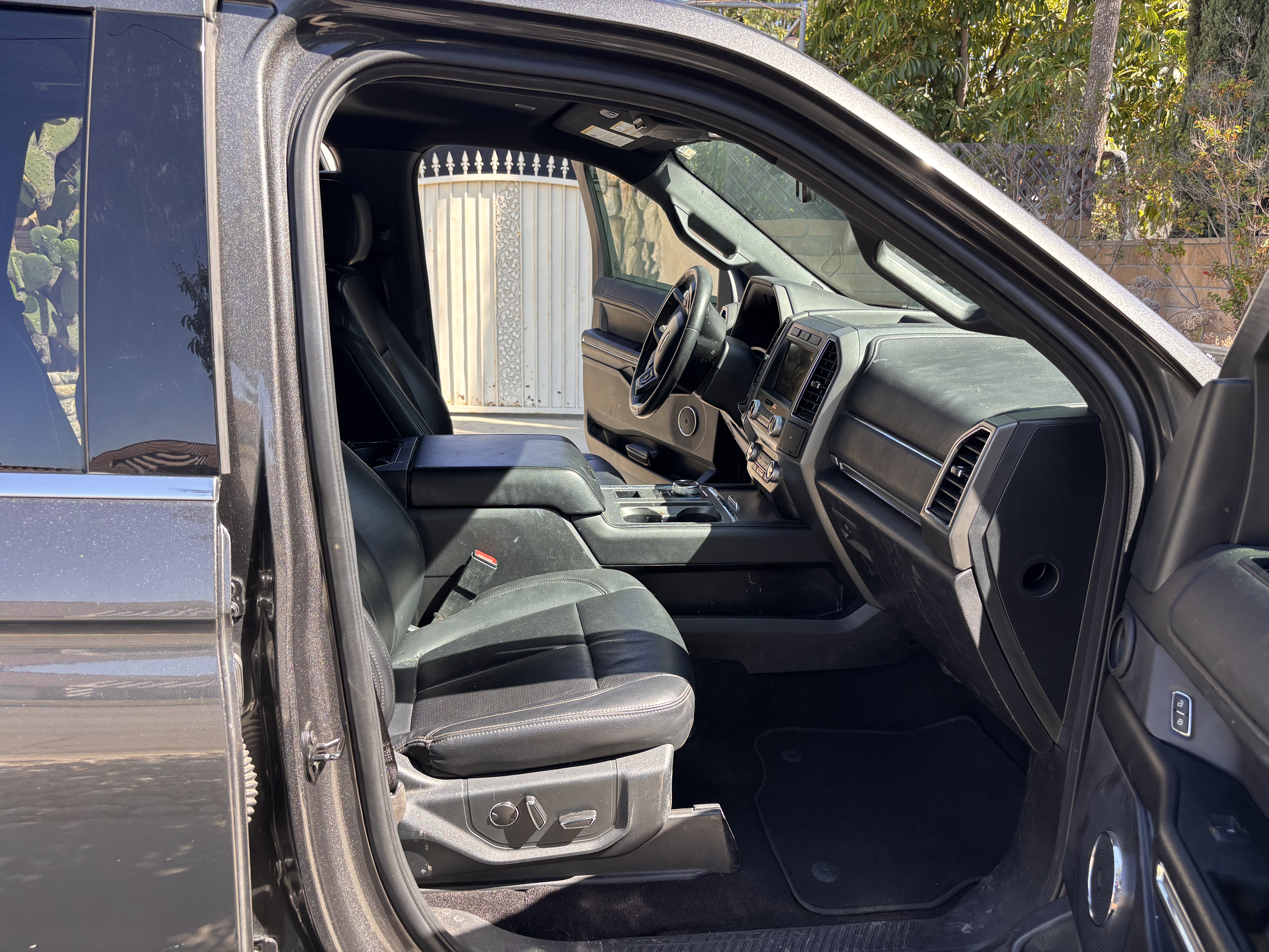 Used 2019 Ford Expedition XLT w/ Equipment Group 202A RWD image 12