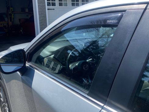 Used 2018 MAZDA CX-5 Sport image 2