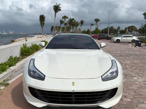 Used 2018 Ferrari GTC4Lusso T image 17