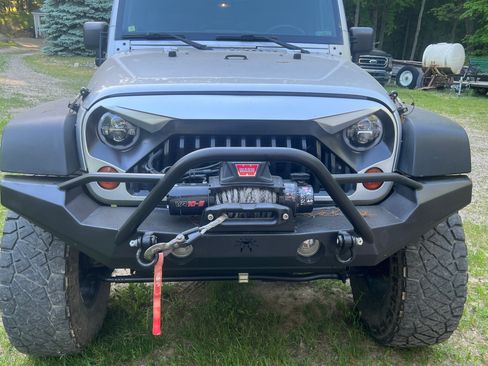 Used 2012 Jeep Wrangler Unlimited Rubicon w/ Dual Top Group AWD/4WD image 2