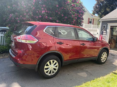 Used 2016 Nissan Rogue S AWD/4WD image 6