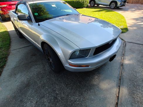 Used 2006 Ford Mustang Premium image 1