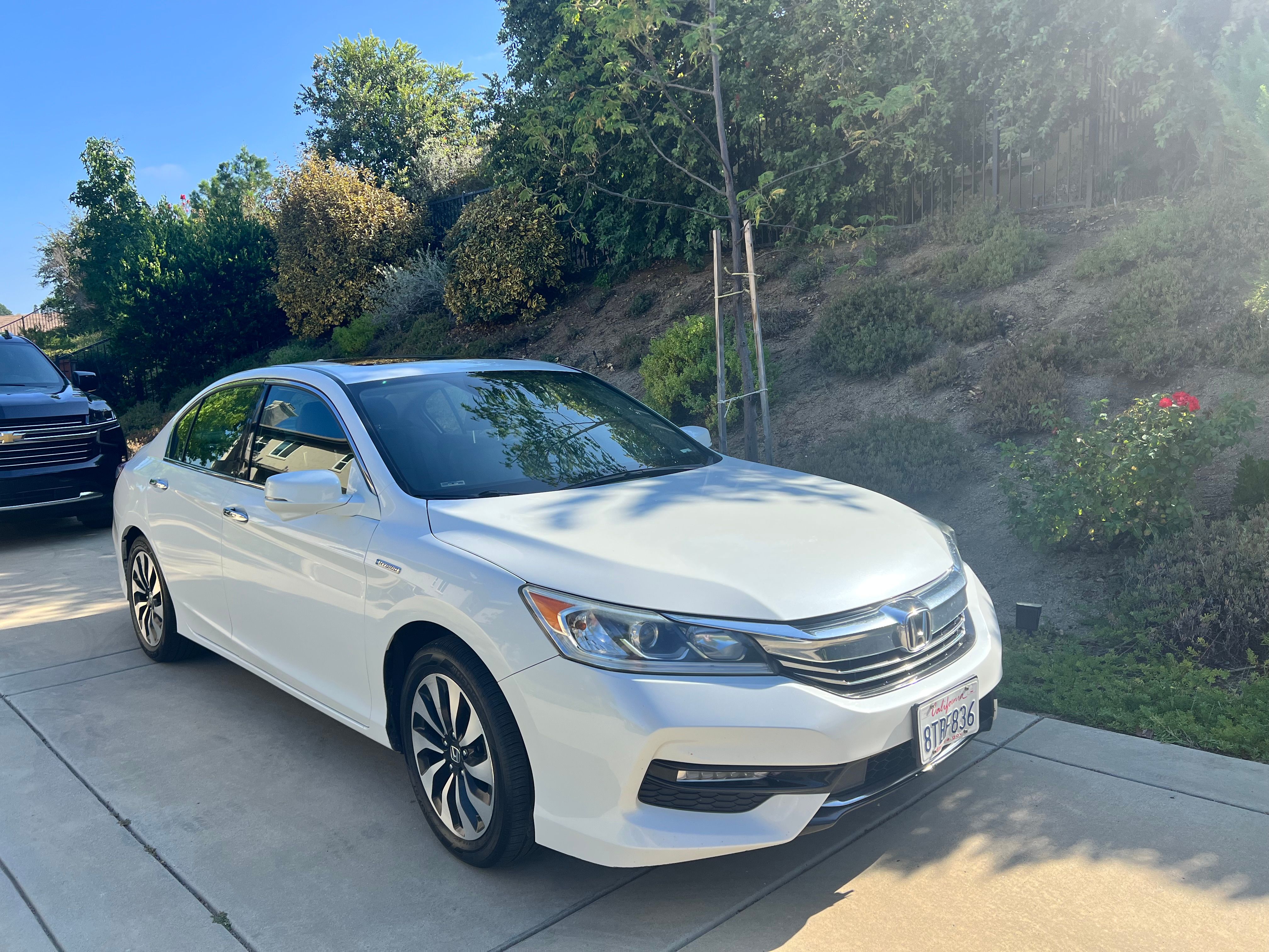 Used 2017 Honda Accord EX-L image 2