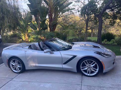 Used 2015 Chevrolet Corvette Stingray Convertible w/ 3LT Preferred Equipment Group RWD image 2