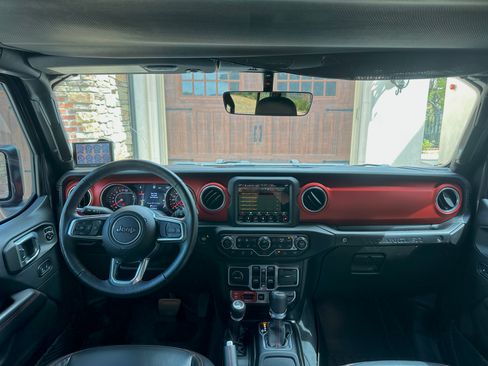 Used 2018 Jeep Wrangler Unlimited Rubicon image 10