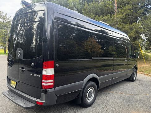 Used 2016 Mercedes-Benz Sprinter 2500 image 6
