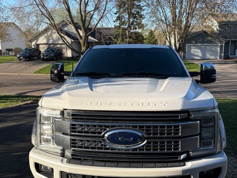 Used 2017 Ford F250 Platinum w/ Platinum Ultimate Package AWD/4WD image 4