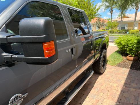 Used 2015 Ford F350 Lariat w/ Lariat Interior Package image 4